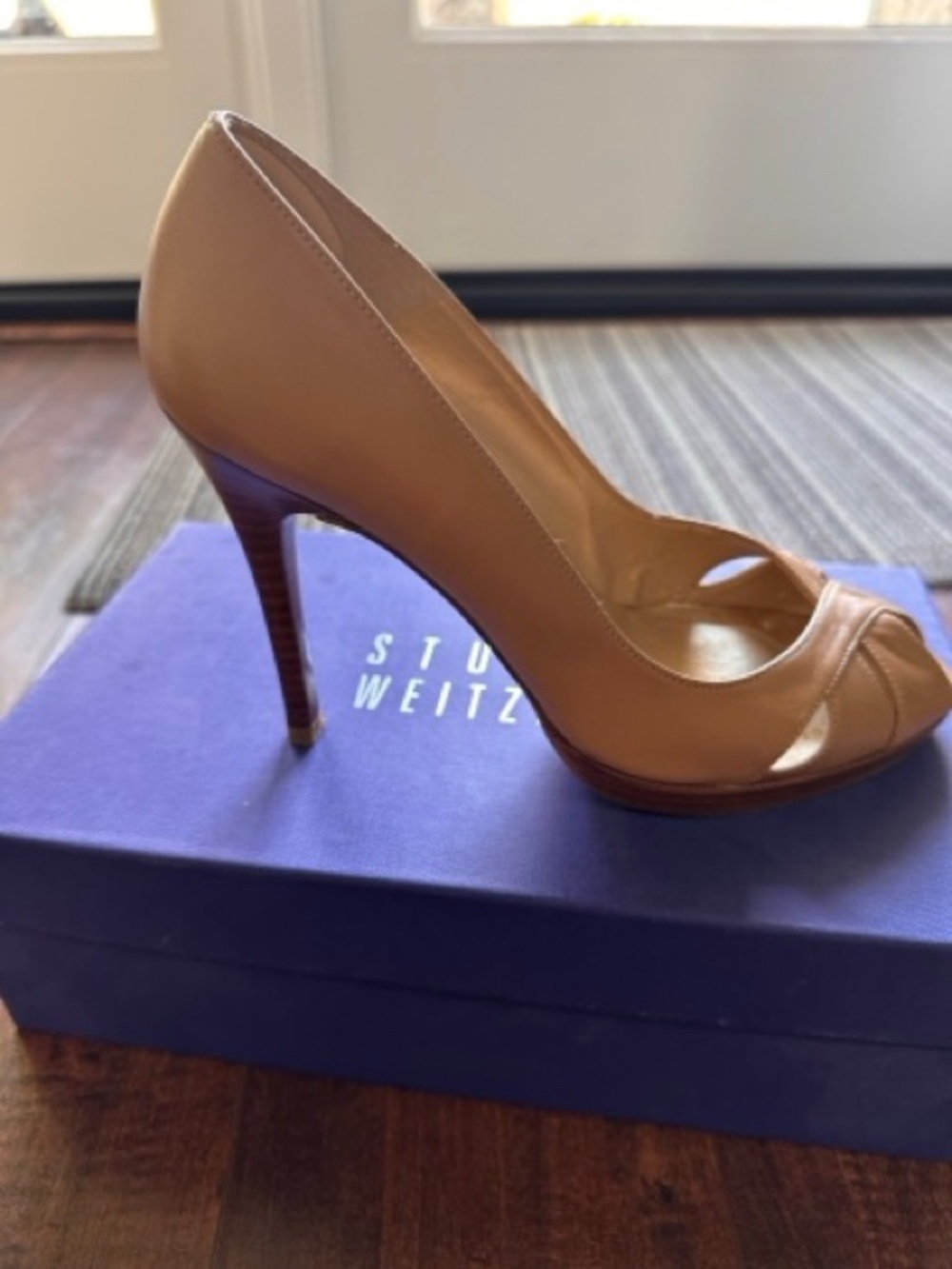 Stuart Weitzman Almond heels size 7.5